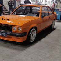 Oranje Opel Ascona B 2.5CIH met 212PK