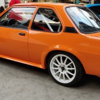 Oranje Opel Ascona B 2.5CIH met 212PK