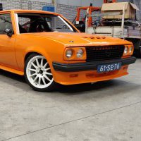 Oranje Opel Ascona B 2.5CIH met 212PK