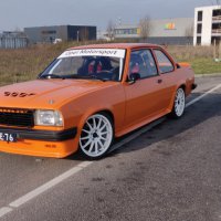 Oranje Opel Ascona B 2.5CIH met 212PK