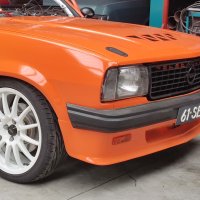 Oranje Opel Ascona B 2.5CIH met 212PK