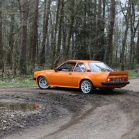 Oranje Opel Ascona B 2.5CIH met 212PK