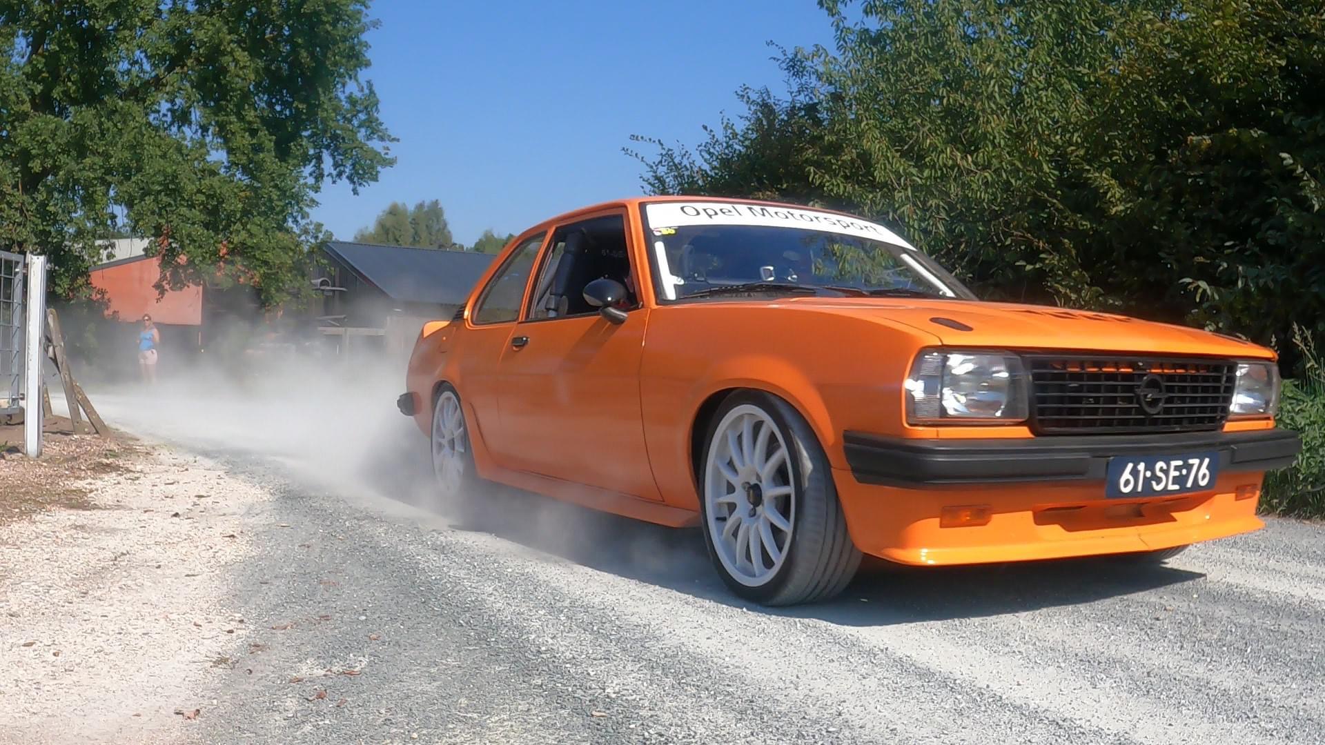 Oranje Opel Ascona B 2.5CIH met 212PK