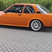 Oranje Opel Ascona B 2.5CIH met 212PK