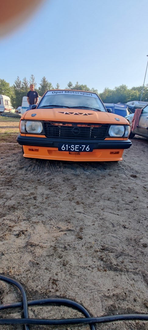 Oranje Opel Ascona B 2.5CIH met 212PK
