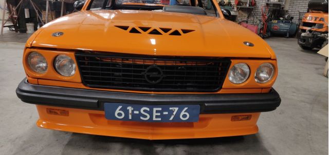 Oranje Opel Ascona B 2.5CIH met 212PK