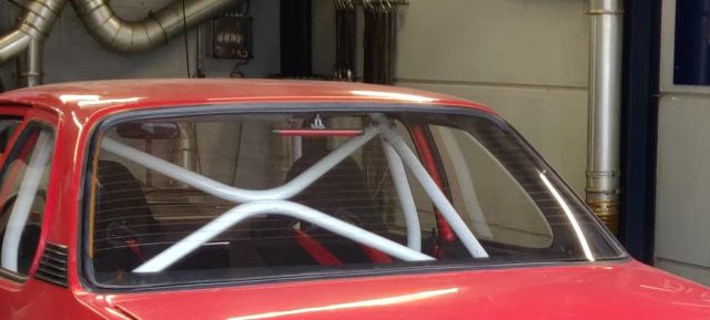 Oranje Opel Ascona B 2.5CIH met 212PK