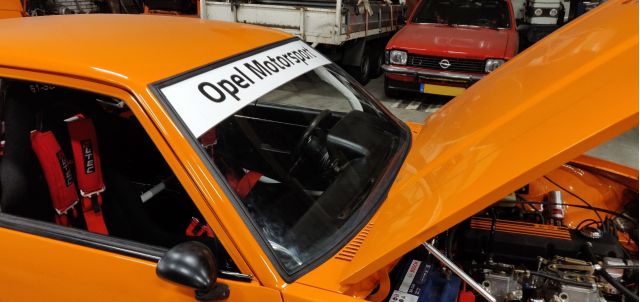 Oranje Opel Ascona B 2.5CIH met 212PK