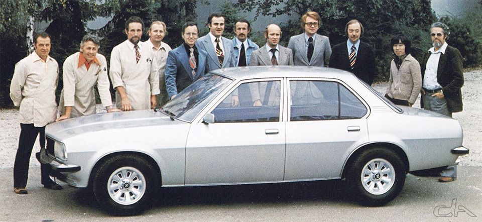 Het Ascona Design team. Van links naar rechts: H. Spickerij, G. Coldewey, A. Schwab, T. Afgunst, E. Haast je, H. Paegelow, A. Holsheimer, W. Bickelhaupt, JF Venet, G.A. Gallion, T. Aoto en H. Kroth