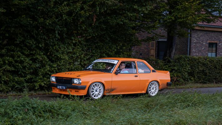 Oranje Opel Ascona B 2.5CIH met 212PK